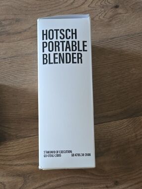 - White Personal USB Blender